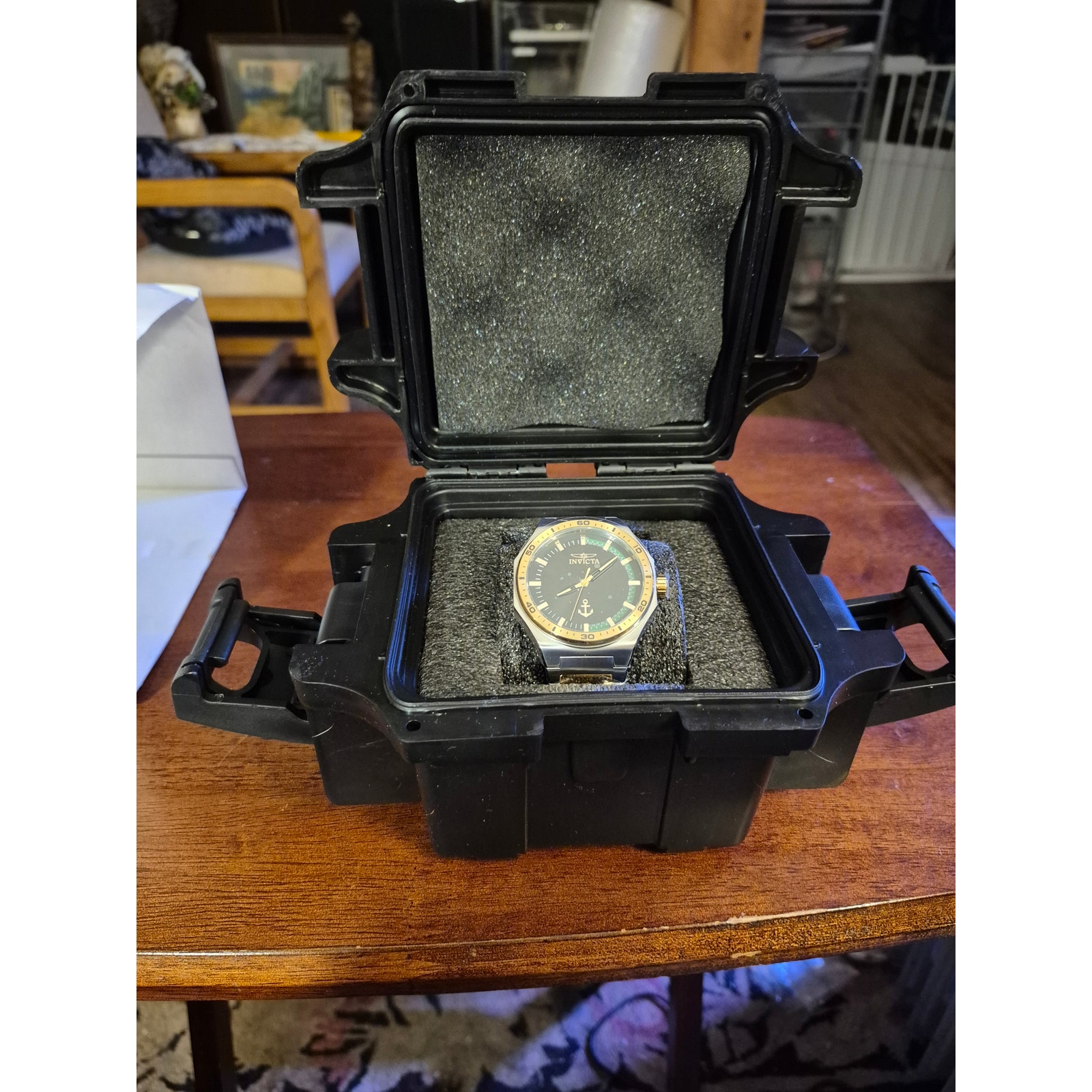 Invicta Ocean Voyage Limited Edition. Invicta 1 Slot Case Included.